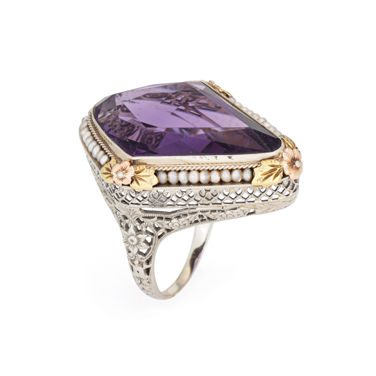 Paire d'anciennes potences laiton et opaline vintage Paire d'anciennes potences laiton et opaline vintage