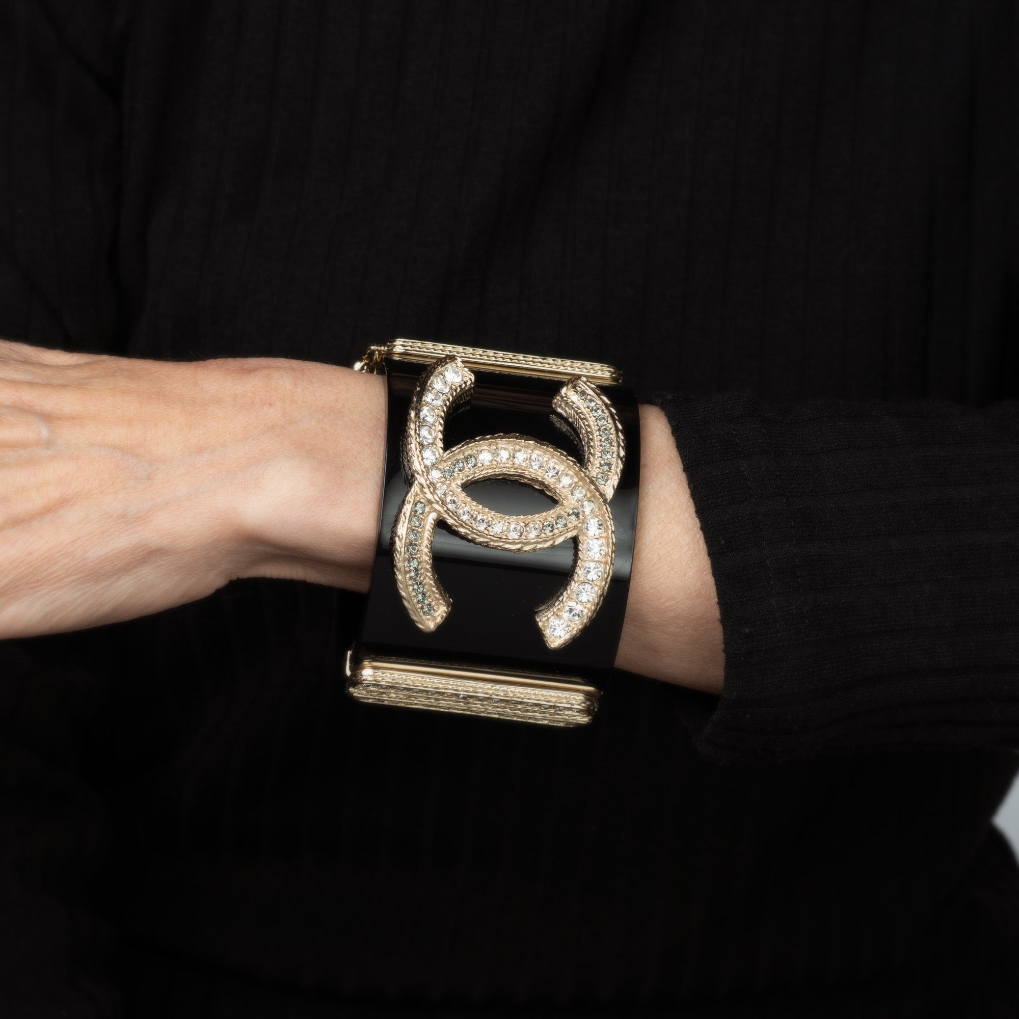 Spring 2012 Chanel Black Lucite Cuff Bracelet 2