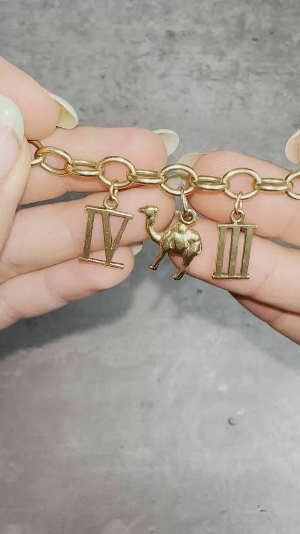 Vintage Charm Bracelet 14K Yellow Gold Camel Roman Numerals 8 Fine Jewelry