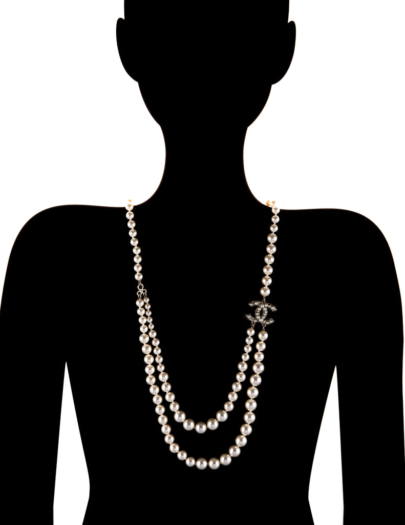 Chanel Graduated Faux Pearl Necklace CC Logo Long 35 Circa 2014