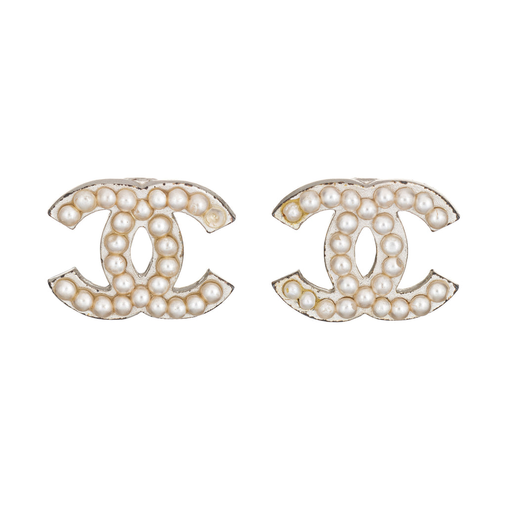 CHANEL CC Logos Gripoix Pearl Dangle Clip-On Earrings Gold Tone 01A Auth  w/Box